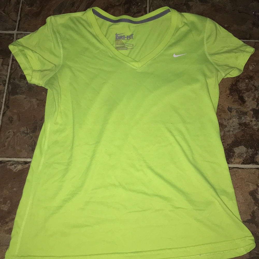 nike dri- fit T-shirt